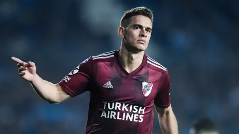 El delantero hizo los tantos que iniciaron la goleada en Avellaneda.