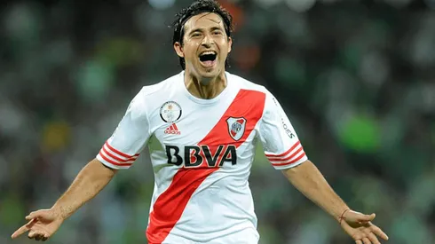 Pisculichi gritando uno de los tantos goles que hizo en River.