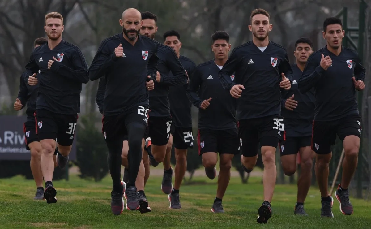 El plantel se instalará en el hotel Hilton Pilar. Será a partir del martes.
