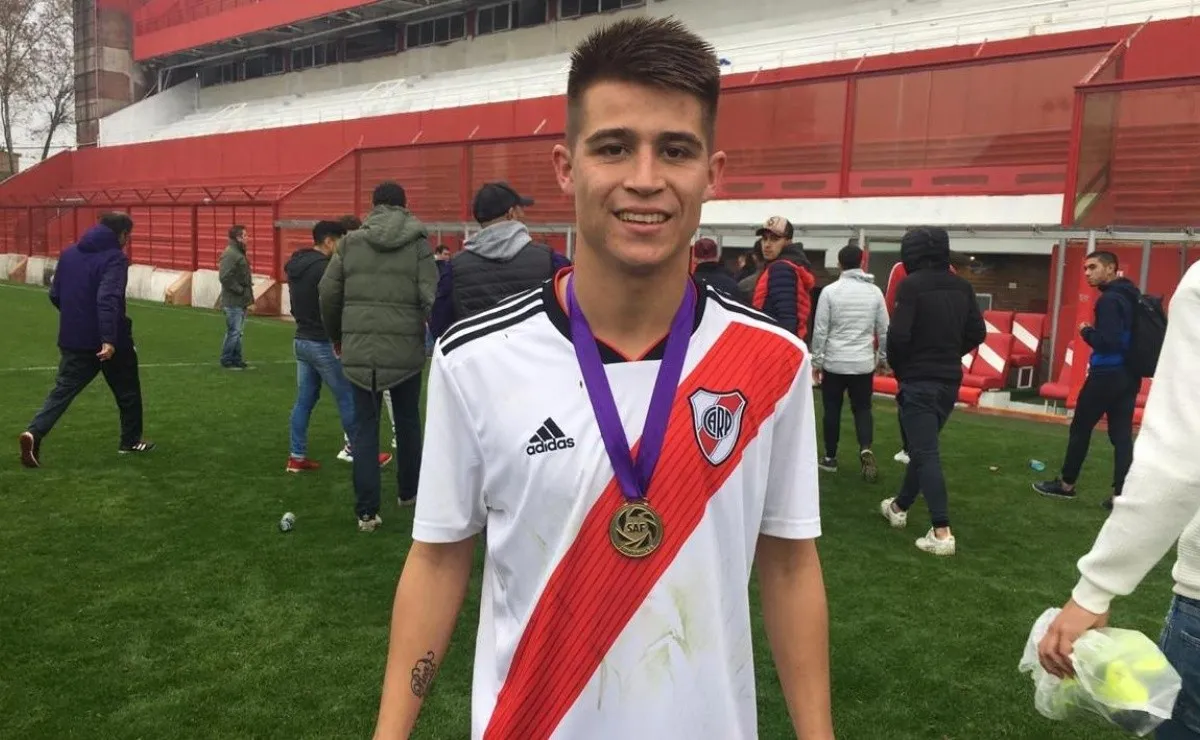 El delantero fue cedido a Villa Dálmine, equipo que milita en la Primera Nacional.