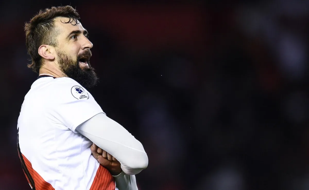 El delantero de River es furor por su particular forma de festejar los goles.