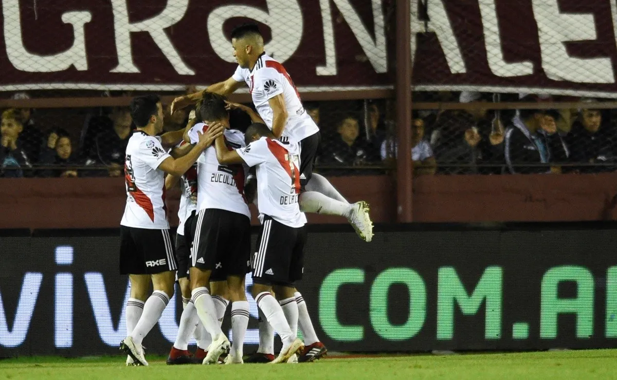 River aplastó a Lanús en el último cruce.