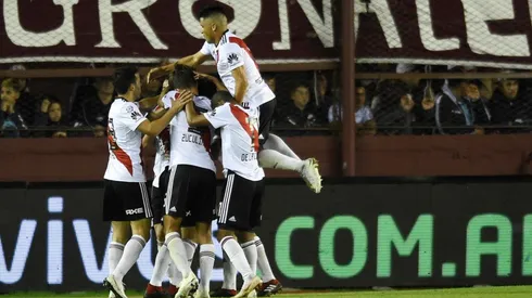 River aplastó a Lanús en el último cruce.