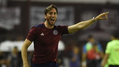 Zubeldía, DT de Lanús, palpitó el choque con River.
