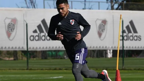 El defensor chileno puso primera en esta nueva etapa.