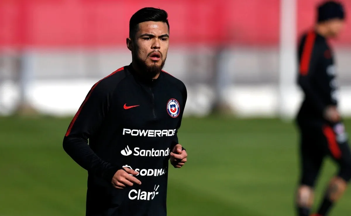Paulo Díaz continúa entrenándose a la espera de una definición.