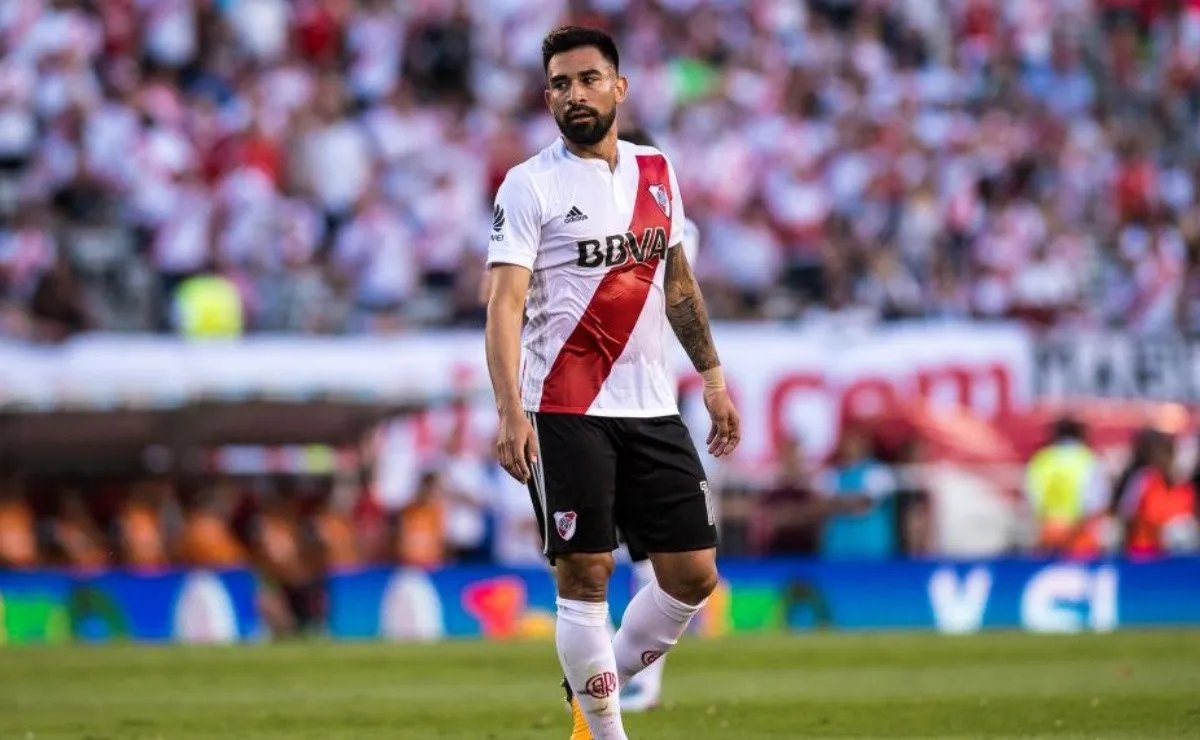 Ariel Rojas con la camiseta de River.