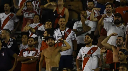 Los hinchas de River manifestaron su bronca por los precios de las entradas.