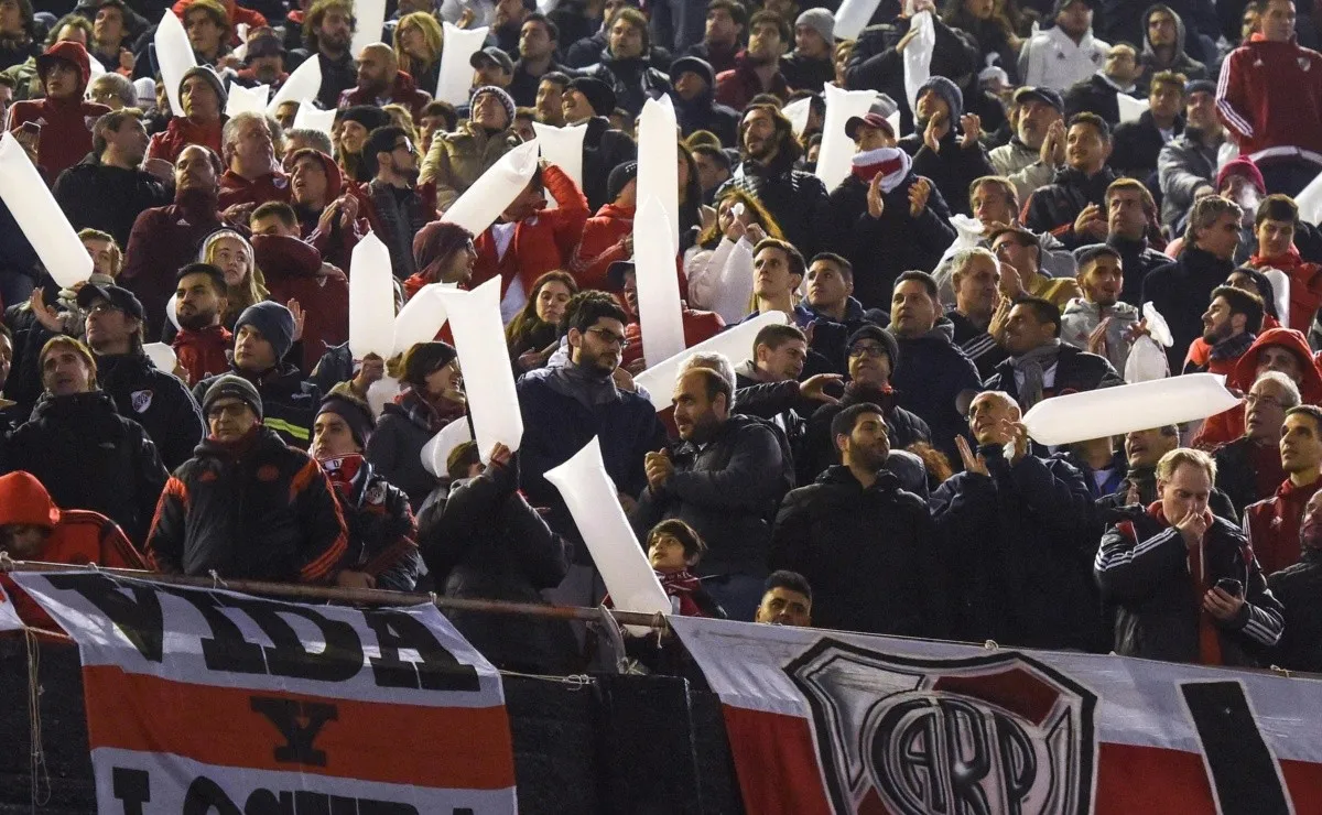 Los hinchas coparon el Monumental para el duelo ante Cruzeiro.