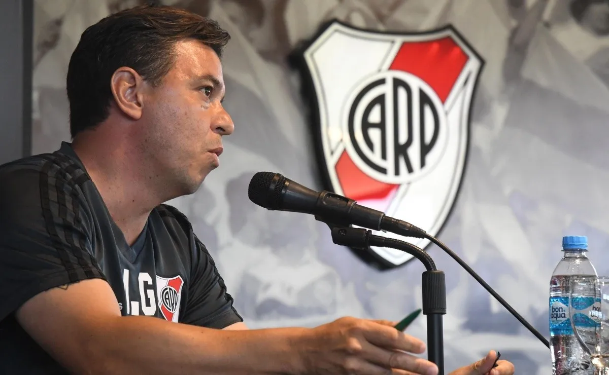 El entrenador del Más Grande enfatizó su deseo de contar con el defensor chileno.