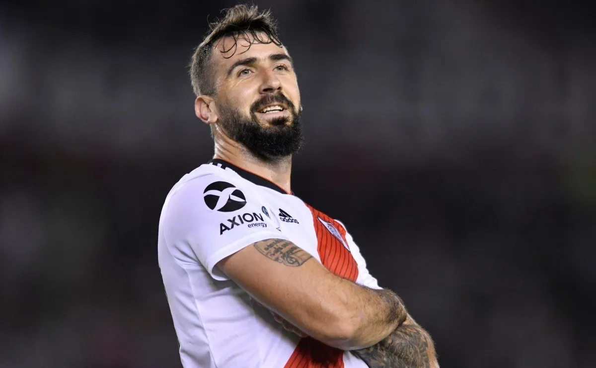 La cuenta oficial de Instagram del club publicó una imagen de Lucas junto al símbolo.