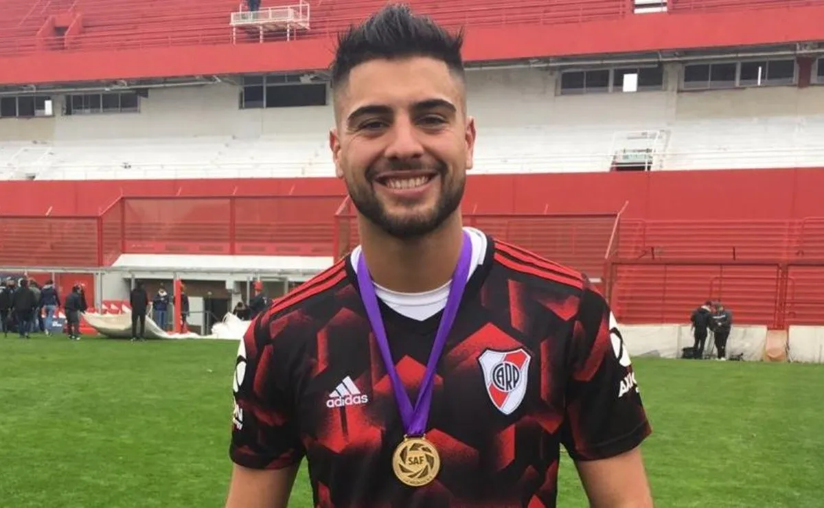 Franco Petroli tan sólo fue suplente una vez en el primer equipo: contra Boca, en un amistoso de verano. (FOTO: LPM)