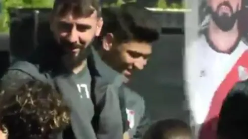 El momento en el que el Oso se cruzó con el nene en USA