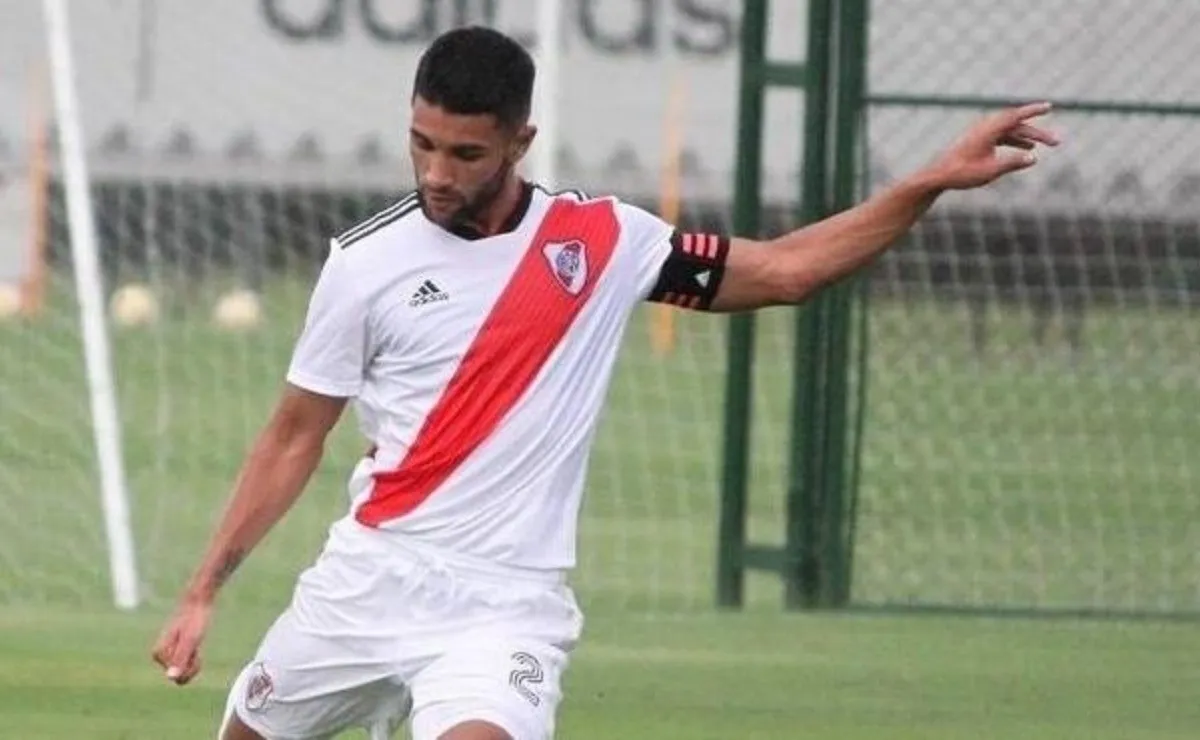 Paredes jugó en Reserva de River y solo tuvo un partido en el plantel profesional.