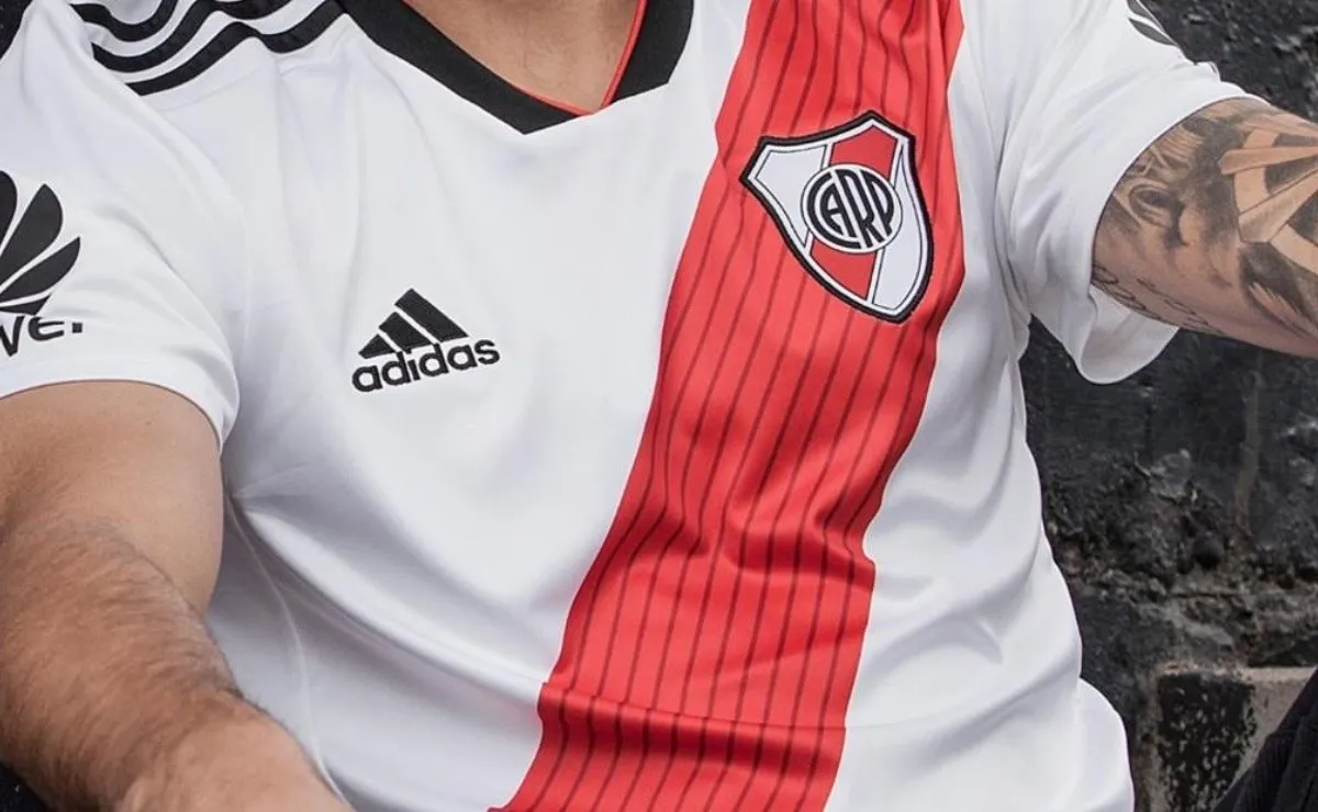 La camiseta de River aún sigue sin sponsor.