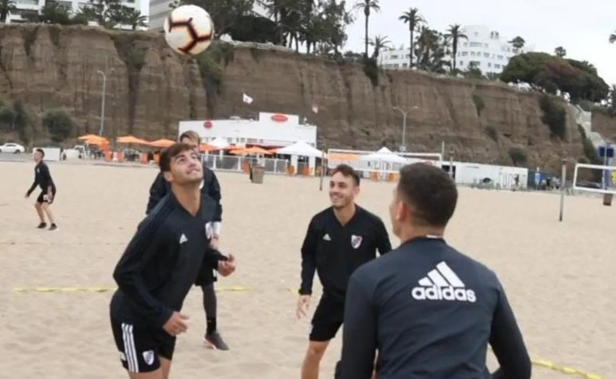River se entrenó en la playa de Santa Mónica.