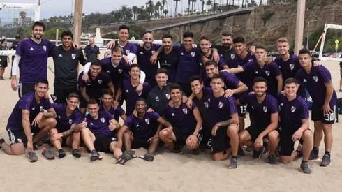 El plantel de River se entrenó en las playas de Los Ángeles.