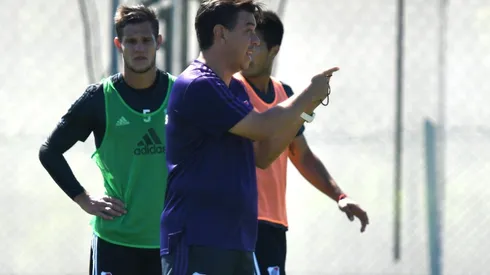 Gallardo dirigiendo una práctica de River.