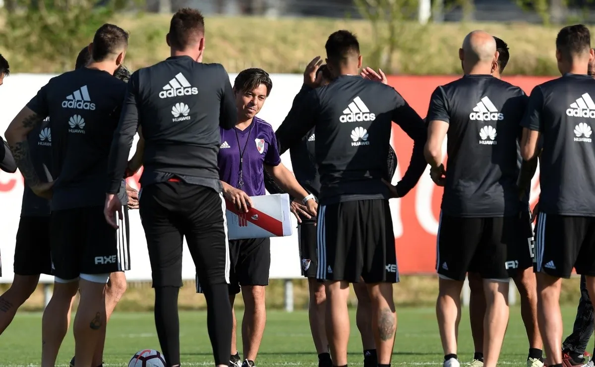 Marcelo Gallardo dio a conocer la nómina de los 28 futbolistas.