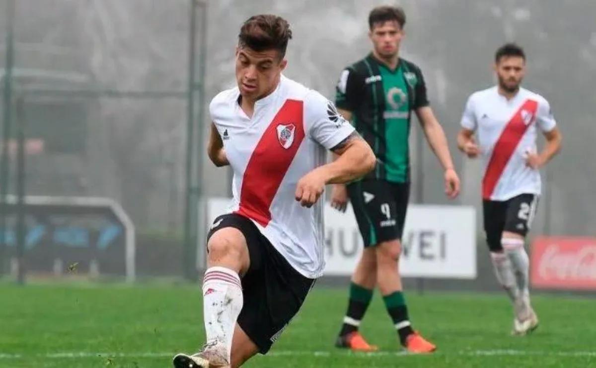 Elías López, el lateral derecho de la Reserva que irá a la pretemporada.