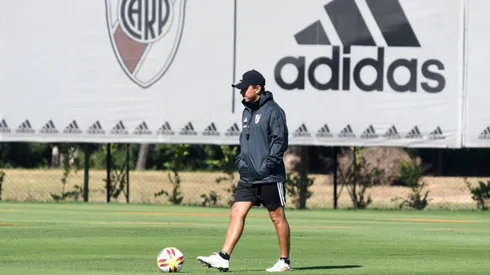 Gallardo, en una de las canchas del River Camp.