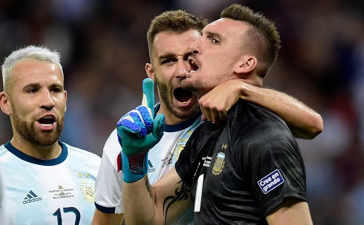 El defensor de la Selección Argentina le agradeció al Chili.