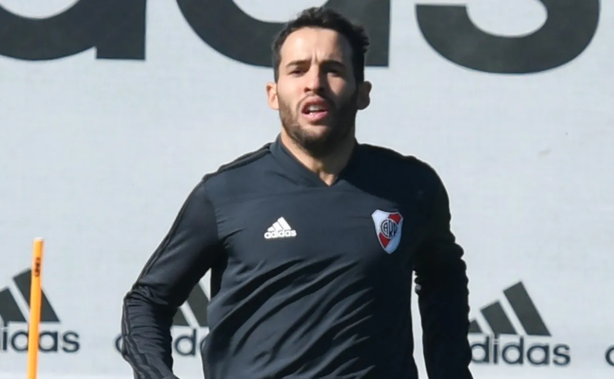 El uruguayo continúa sin renovar su vínculo con River.