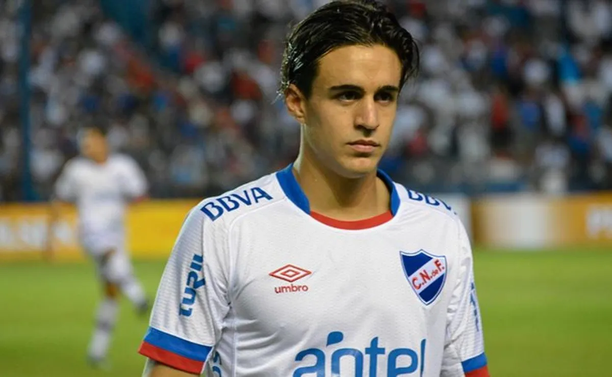 Gabriel Neves, mediocampista de Nacional, de Montevideo.