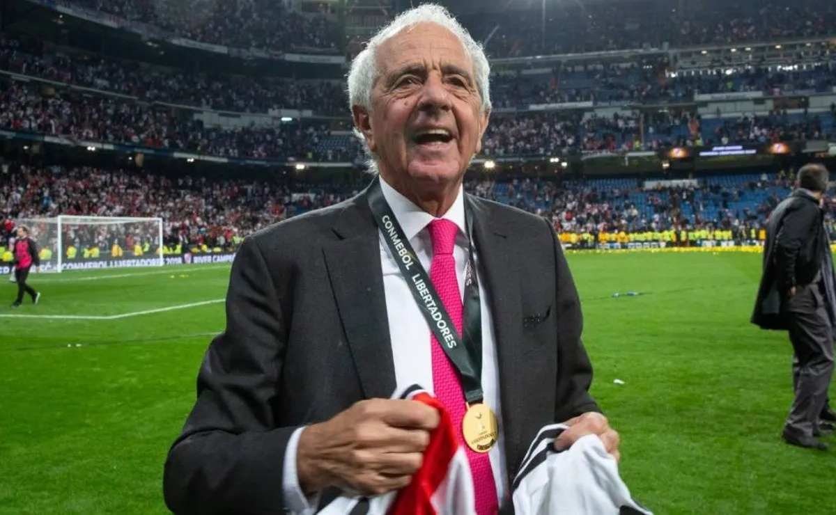 D'Onofrio celebrando la Libertadores en el estadio Santiago Bernabéu, Madrid.