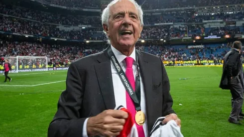 D'Onofrio celebrando la Libertadores en el estadio Santiago Bernabéu, Madrid.