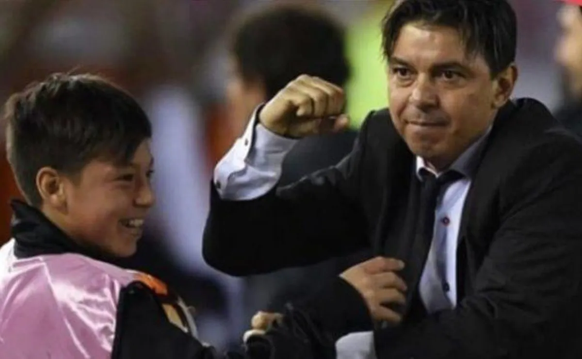 Matías y Marcelo Gallardo celebran en el Monumental.