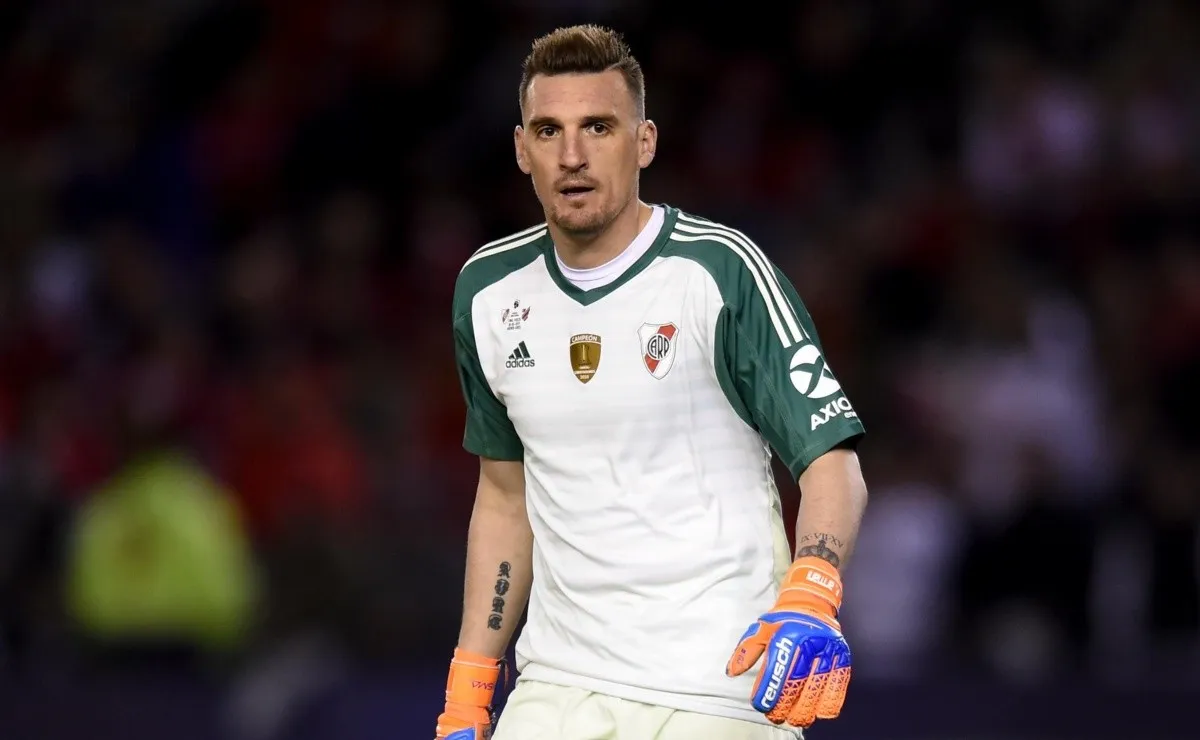 El arquero de River tuvo dos tapadas formidables (una en cada tiempo).