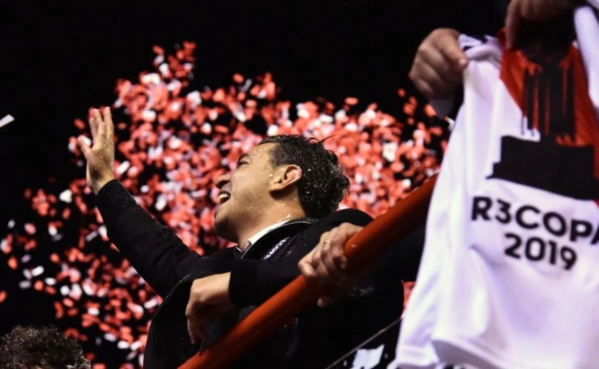 El entrenador de River se mostró muy feliz en la vuelta olímpica.