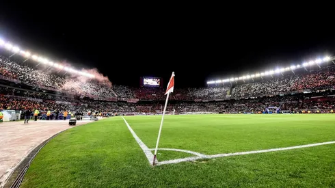 Más de 60.000 hinchas recibieron de manera espectacular al Más Grande.