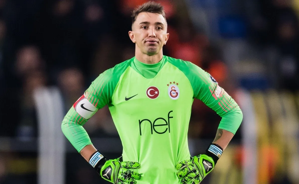 Muslera tiene un contrato elevado en Galatasaray.