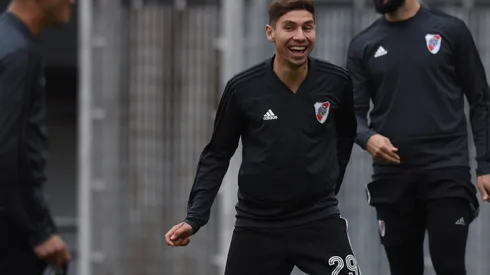 Montiel se entrenó a la par del plantel.