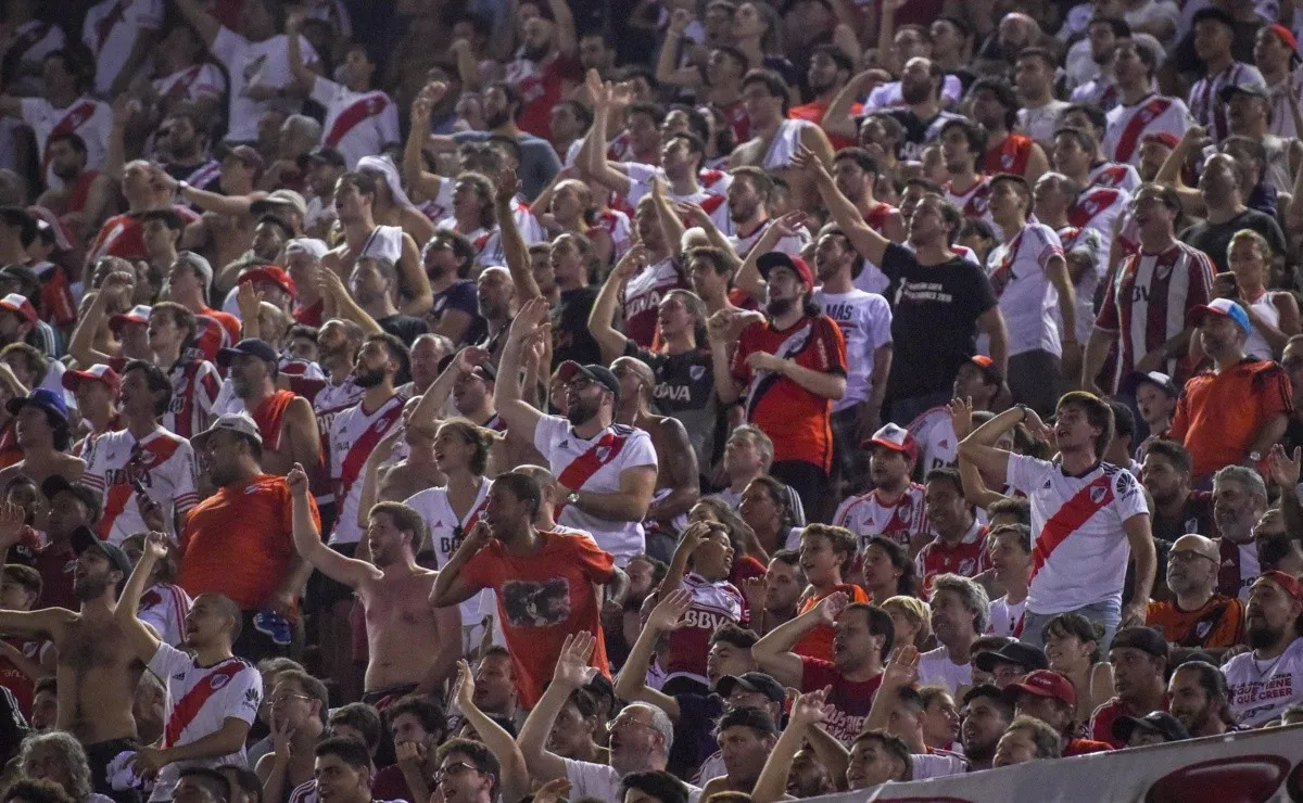 Los hinchas de River colmarán el estadio Monumental para brindarle su aliento al campeón de América.