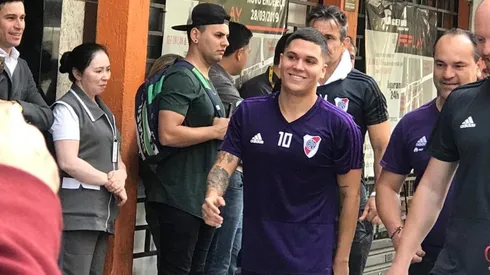 Quintero sonríe al llegar al hotel tras haber realizado trabajos en el gimnasio.