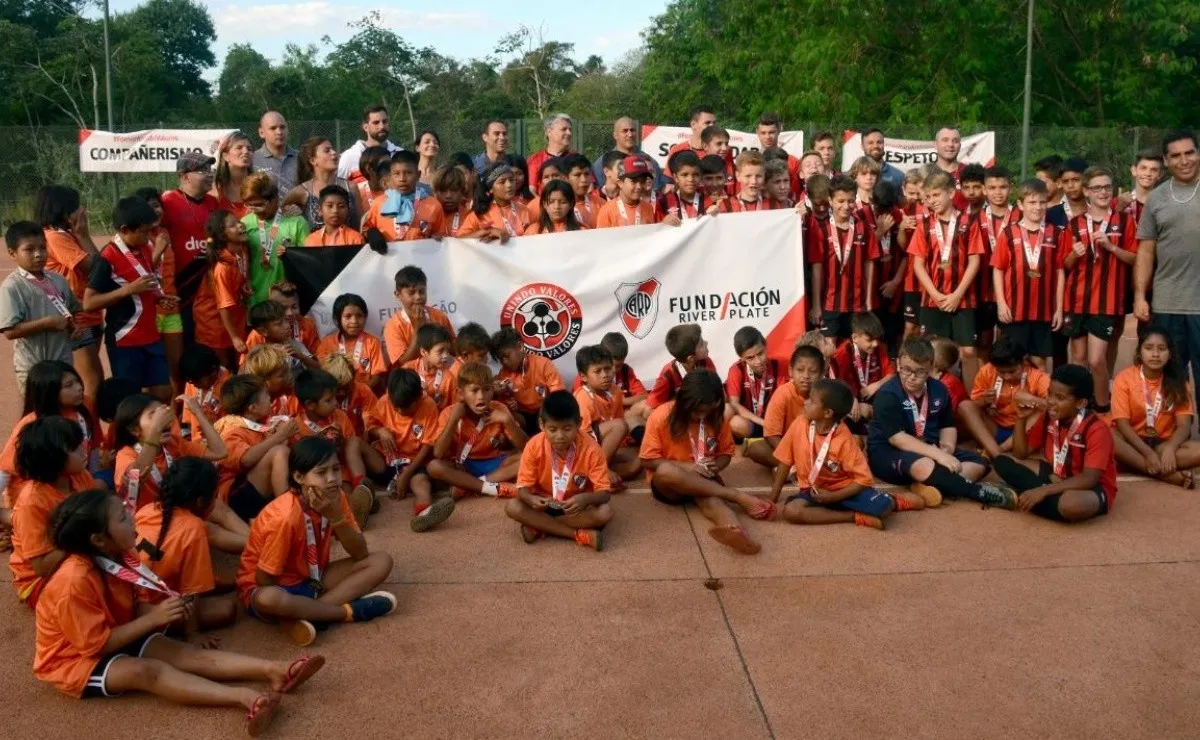 El Más Grande compartió junto a muchos chicos brasileños una jornada realmente emotiva.