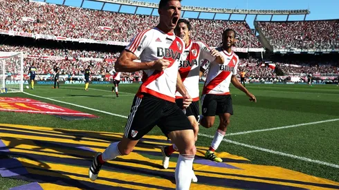 Alario grita ante Boca en el Superclásico del 11 de diciembre de 2016.