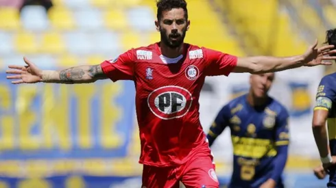 River le pagó 37.500.000 pesos a Rosario Central por el pase de Larrondo en julio de 2016.