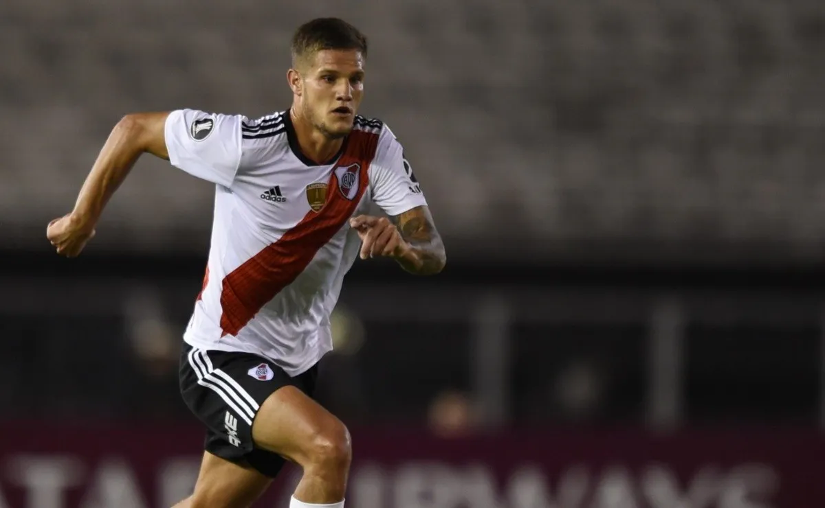 El mediocampista de River llegó a las cinco amarillas justo antes de ser reemplazado por Cristian Ferreira.