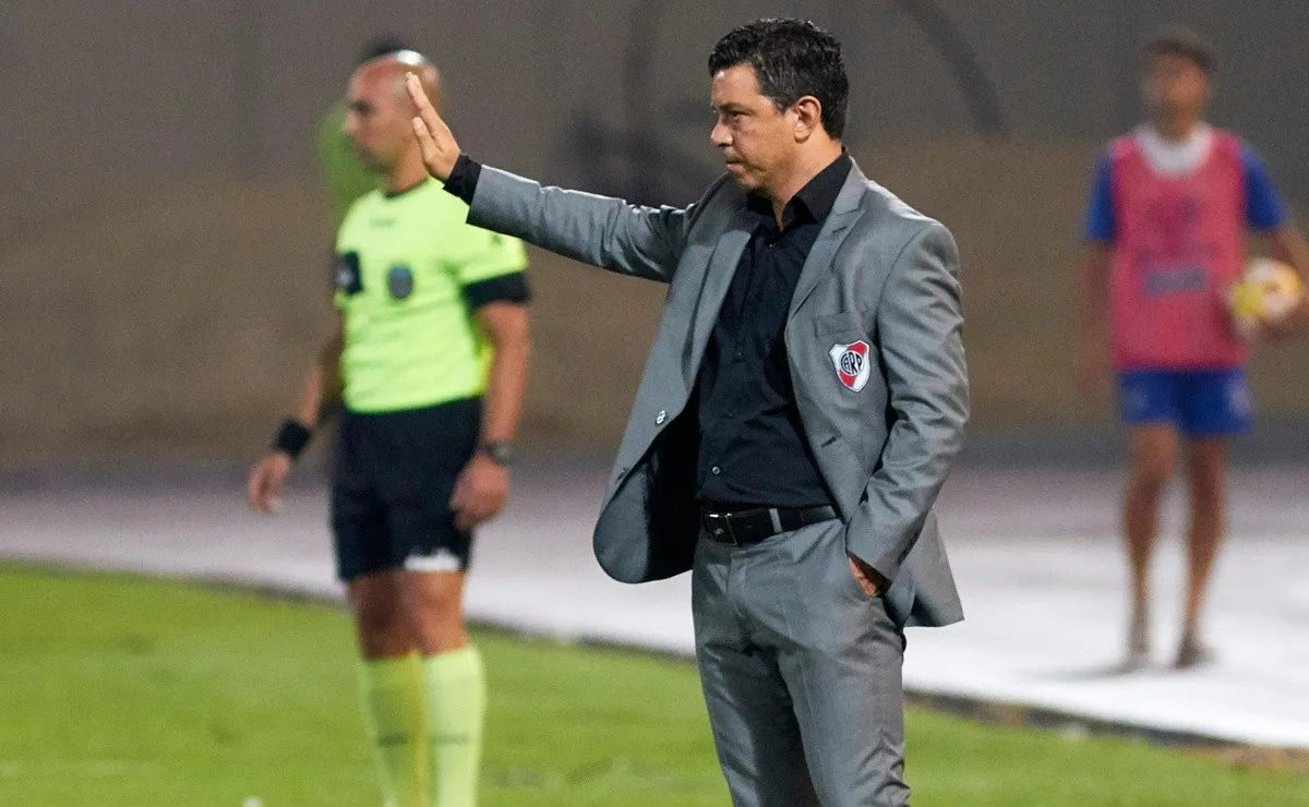 River visita a Palestino en el estadio Monumental David Arellano.