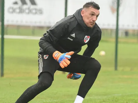 ¡Armani ataja hasta pelotas de tenis!