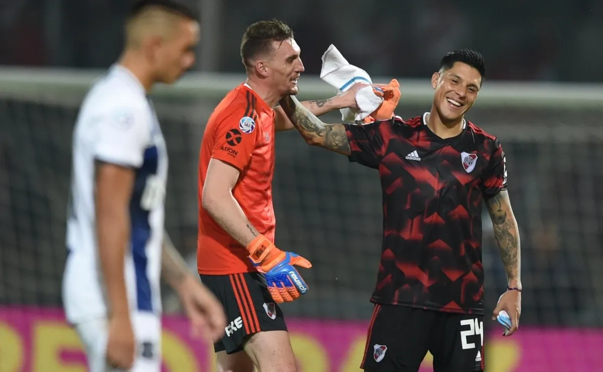 Los hinchas de River aguardan por la vuelta a las canchas de Franco Armani.