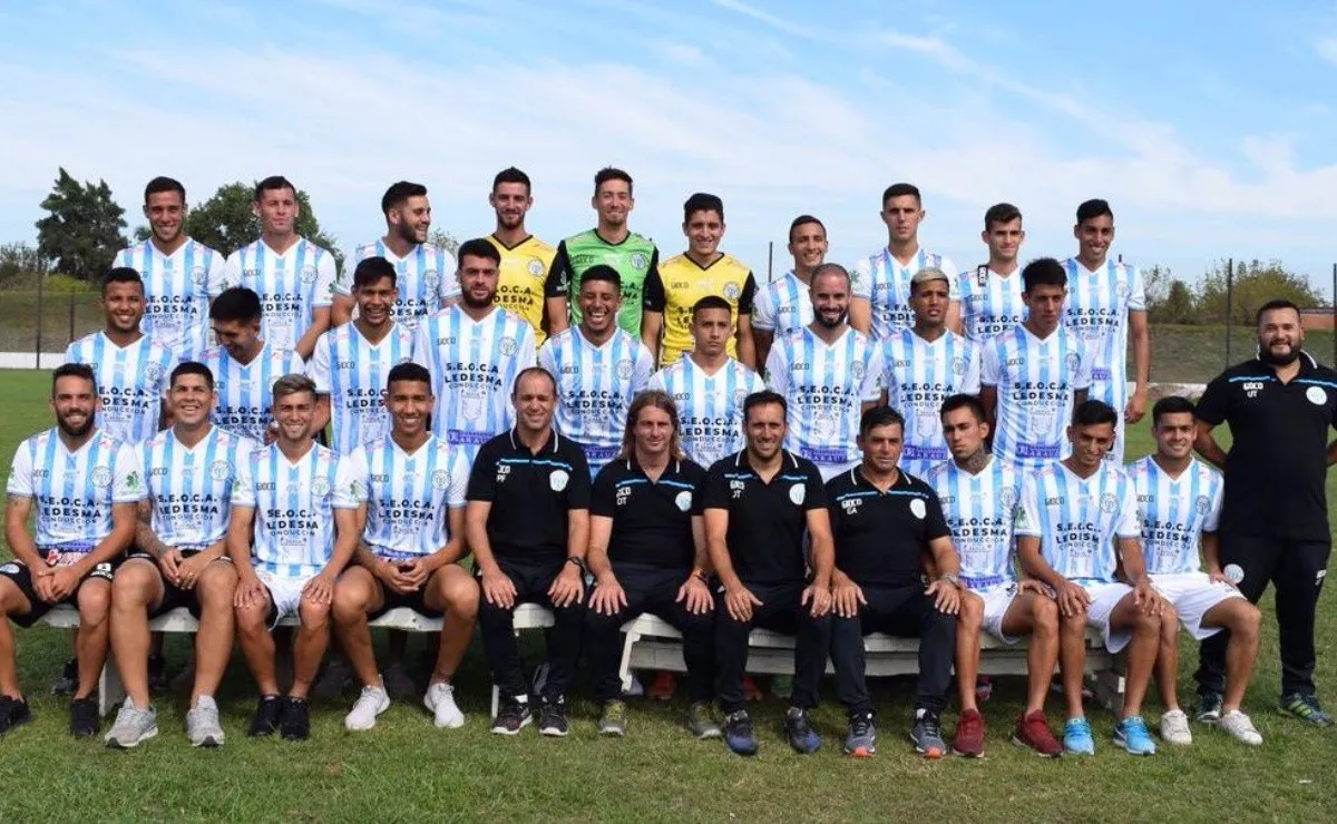 El plantel de Argentino de Merlo, rival de River en Copa Argentina.