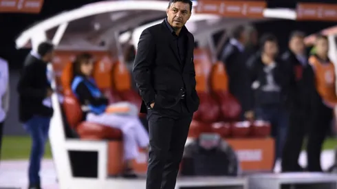 Gallardo, en el banco de suplentes, durante River - Alianza Lima.