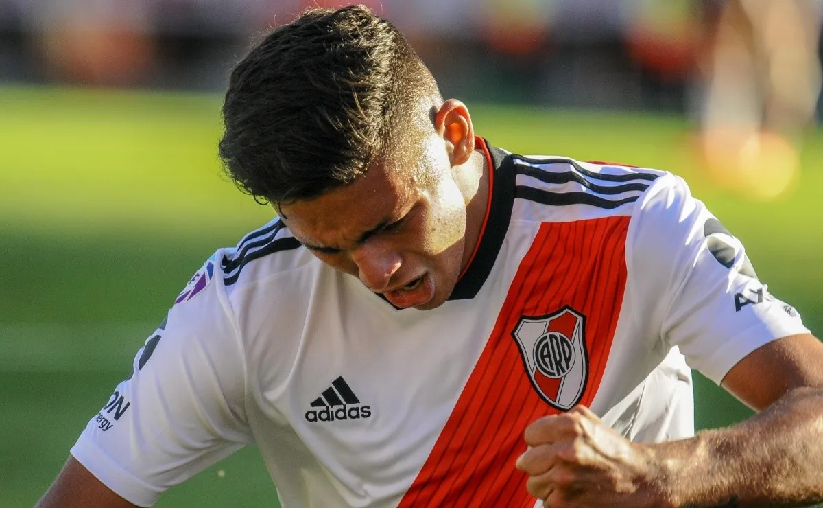 El jugador debutó este domingo ante Tigre y convirtió su primer gol en el profesionalismo.