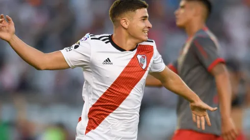 River se enfrenta a Tigre en el estadio Monumental.