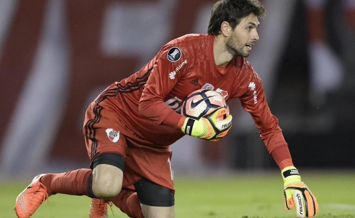 Lux recibió 5 goles en los últimos dos partidos con River.